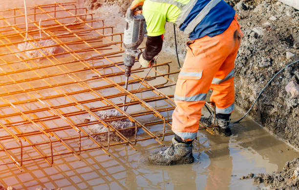 Best Concrete Contractor Near Me  in Collinsvle, IL